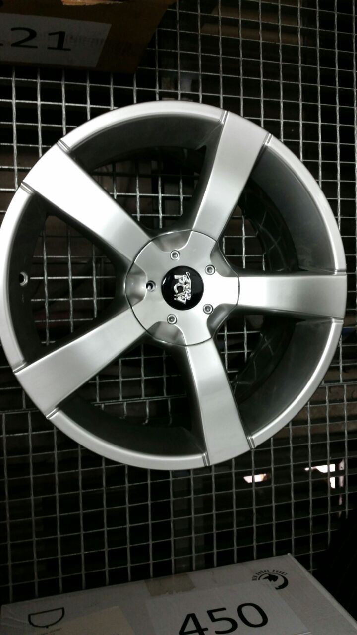 7.5X17 5X114.3 ET40 73.1 - PCW Nº137 orecada